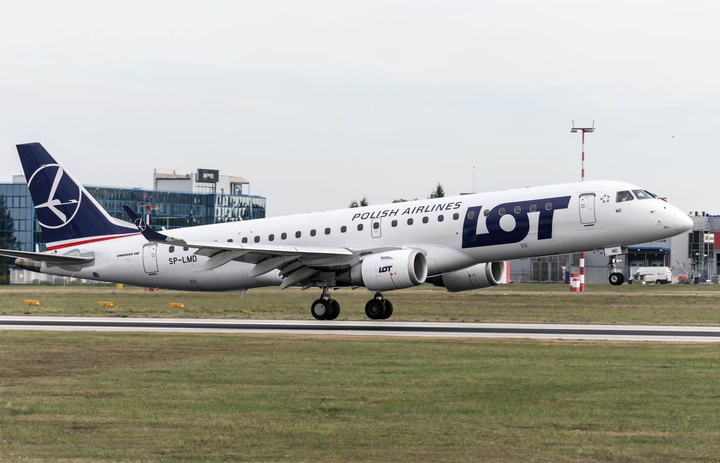 Aircraft Ground (EJet) – Breeze