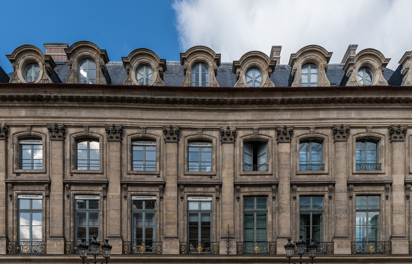 The Art of Reading Buildings