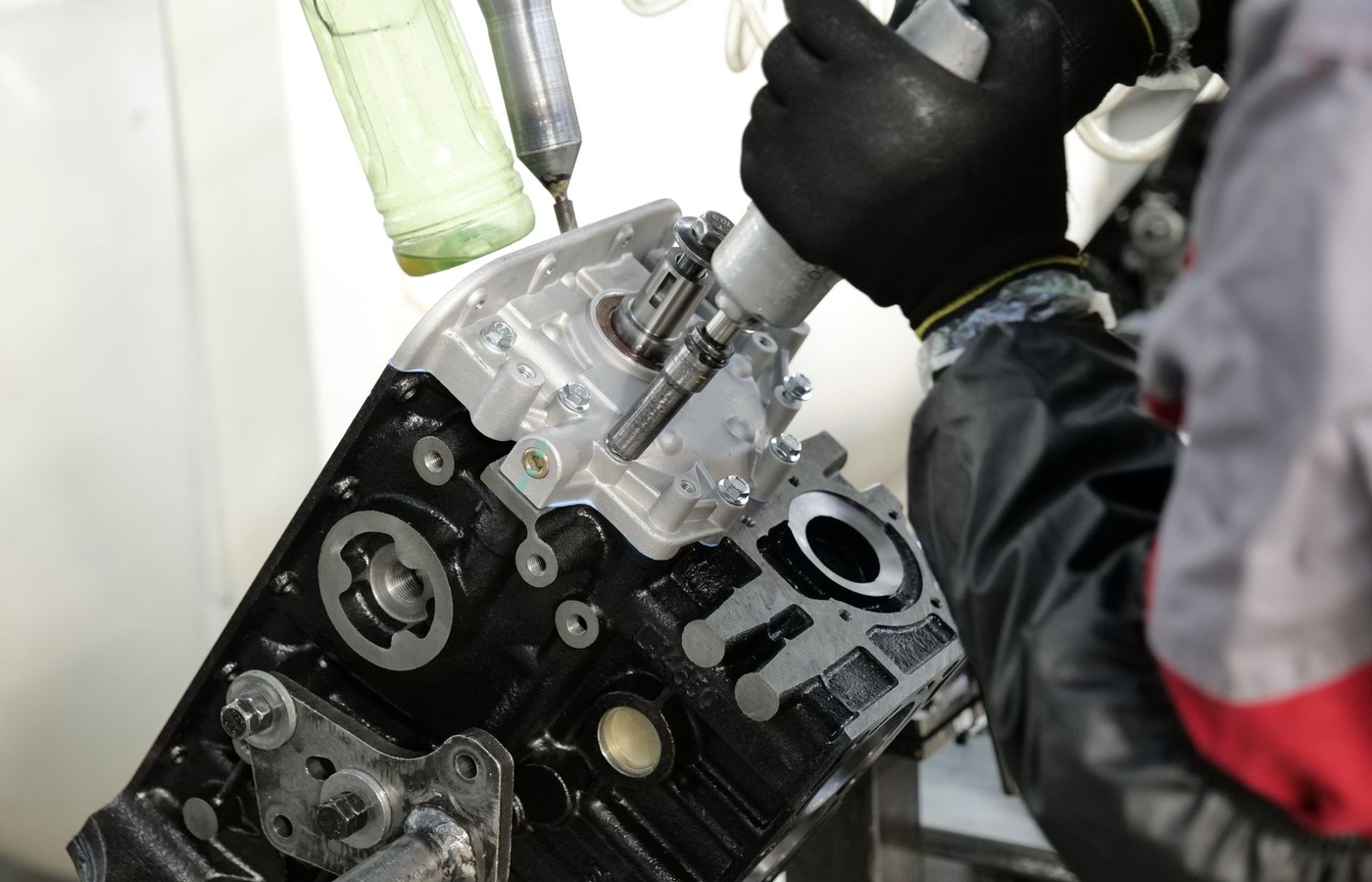 Certificate of Qualification (C of Q) 310T Truck and Coach Technician – Engine