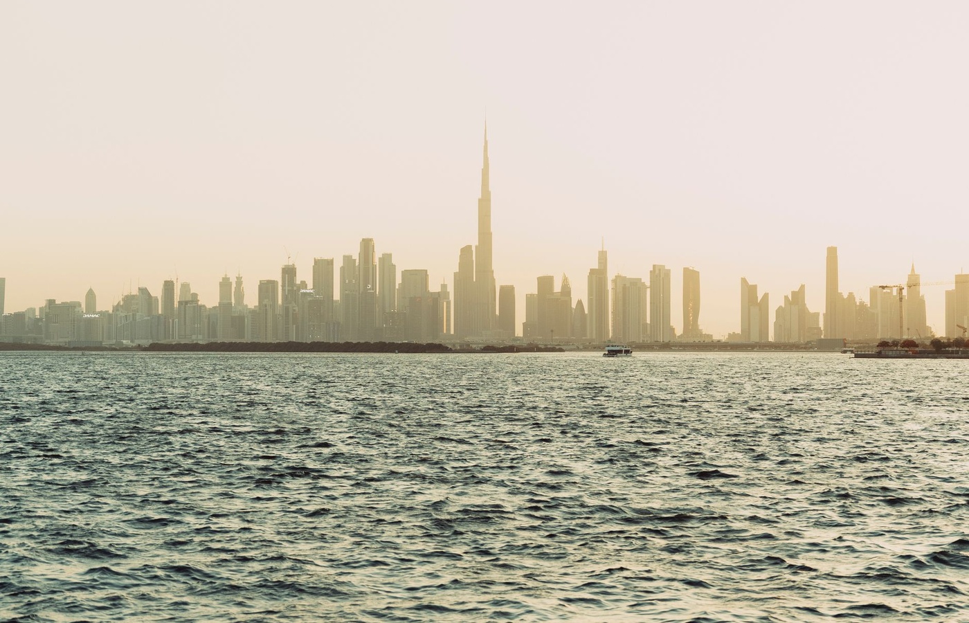 Dubai Real Estate Regulatory Agency (RERA) Broker