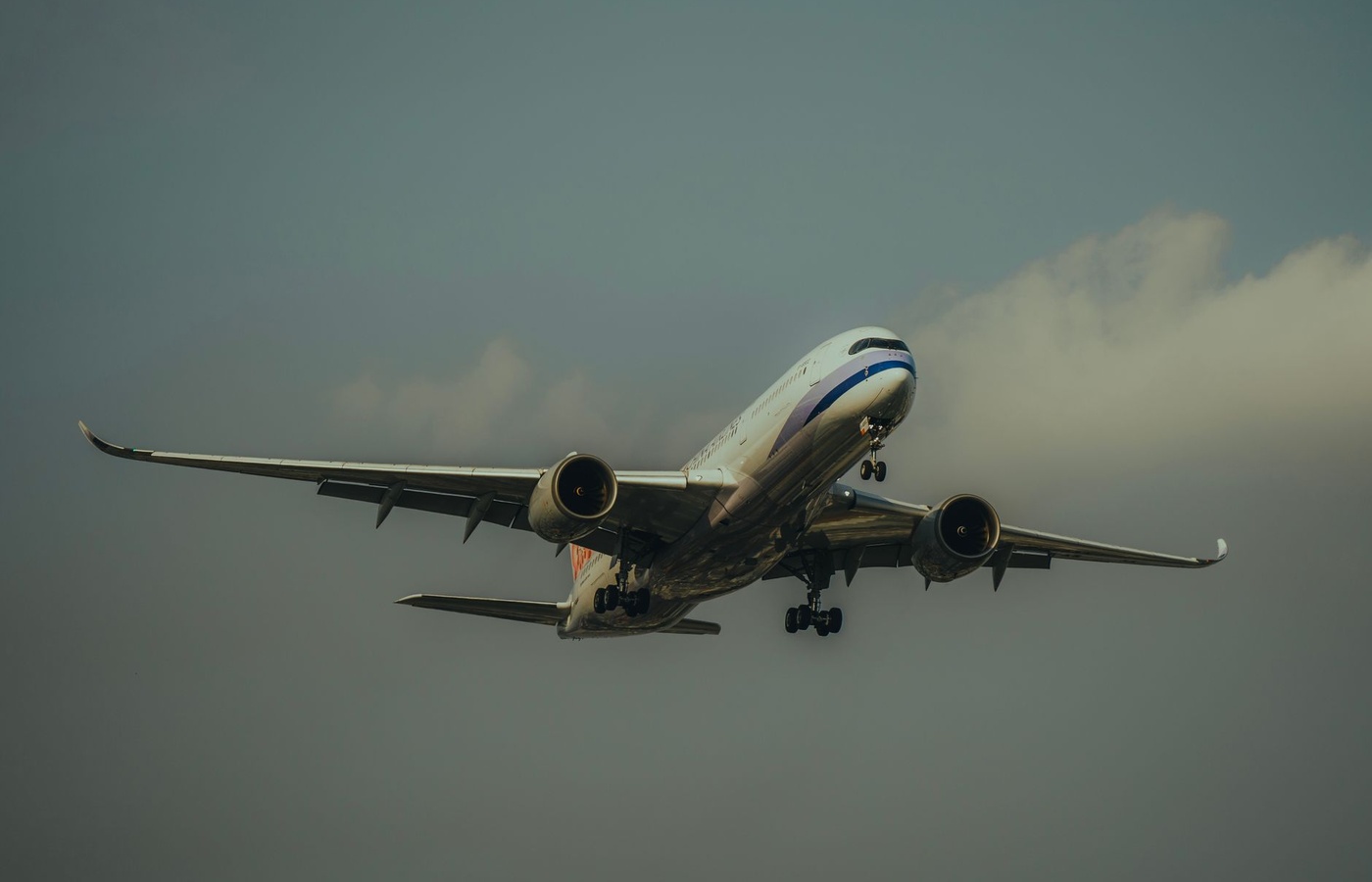 Endeavor Air Flight Operations Manual (FOM)